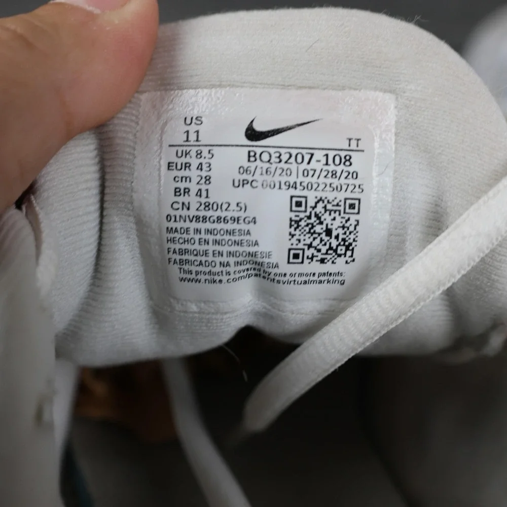 Nike Shoes Womens Size 11 White Gold Mesh Running Athletic Sneakers BQ3207-108